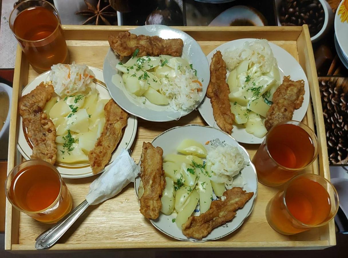 Отель Маленький Рай 자토카 외부 사진
